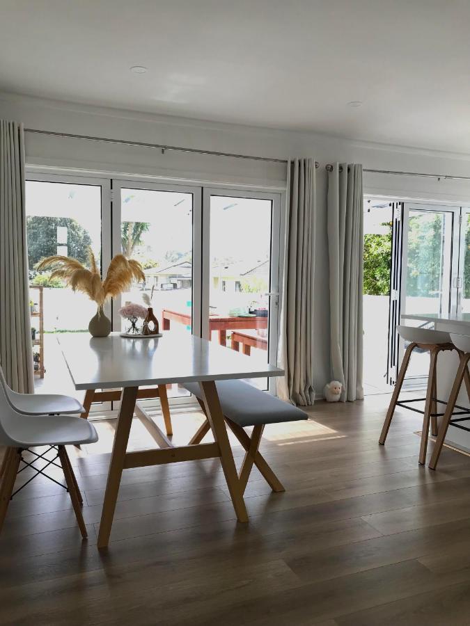 Bright & Comfy Stay In Newly Renovated Home With Parking Auckland Zewnętrze zdjęcie