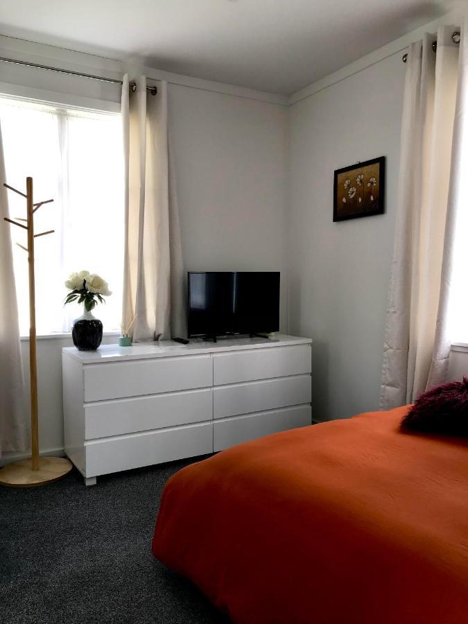 Bright & Comfy Stay In Newly Renovated Home With Parking Auckland Zewnętrze zdjęcie